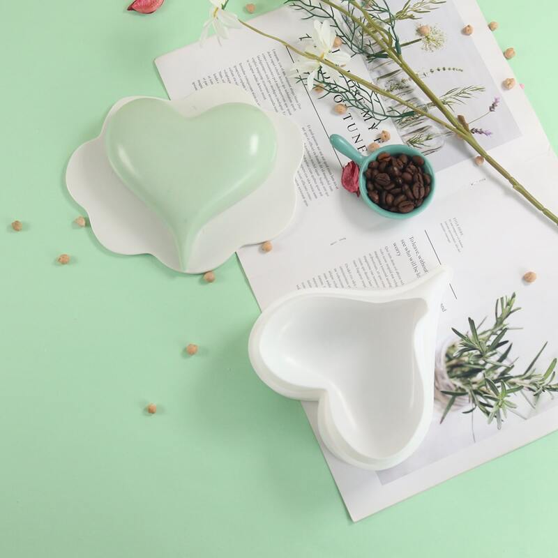 

1pc Heart Shaped Cake Mold, Multicolor