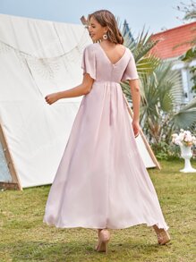 Our Double V-cut Tulip Hem Chiffon Dress is such a vibe - ROMWE