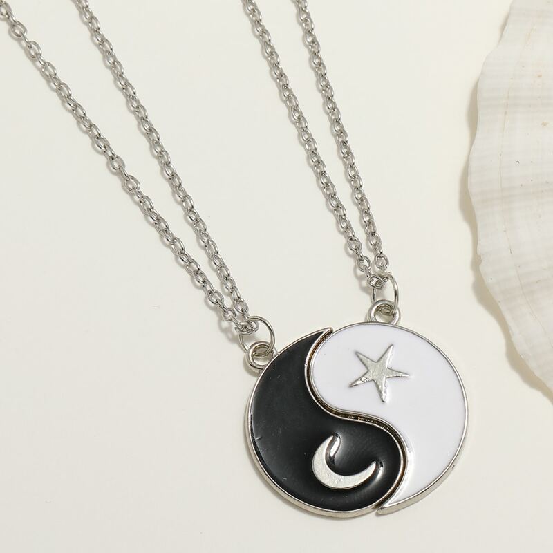 

2pcs Yin & Yang Pendant Necklace, Black and white