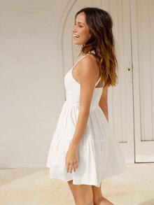 SHEIN 十字交叉荷葉邊下擺素色吊帶洋裝 - 白色 - 查看 3