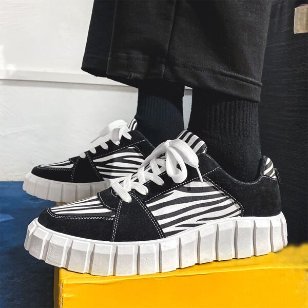 

Men Zebra Striped Skate Shoes, Black