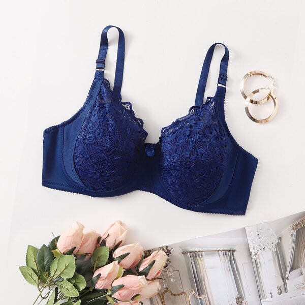 

Plus Contrast Lace Underwire Bra, Blue