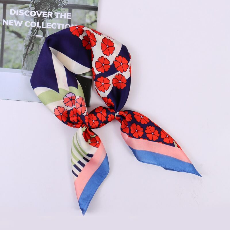 

Floral Pattern Bandana, Multicolor