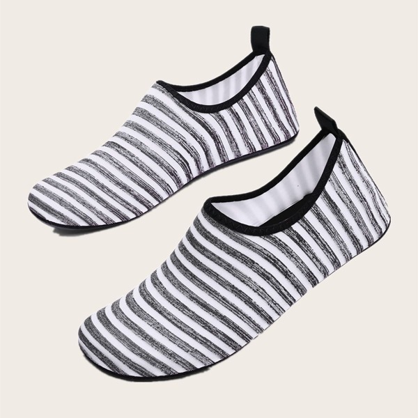 

Men Striped Pattern Water Shoes, Black and white