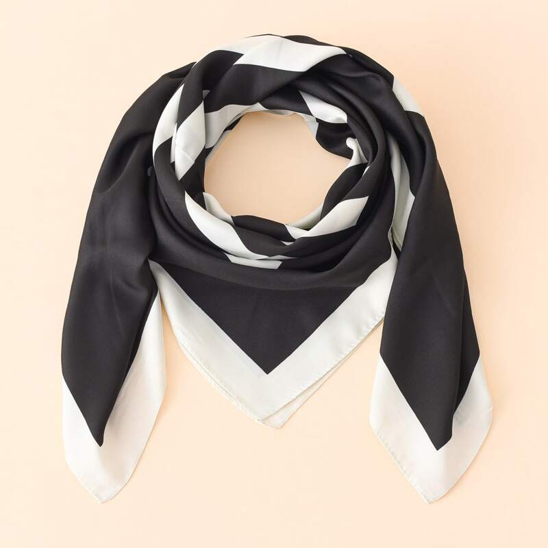 

Stripe Print Bandana, Black and white