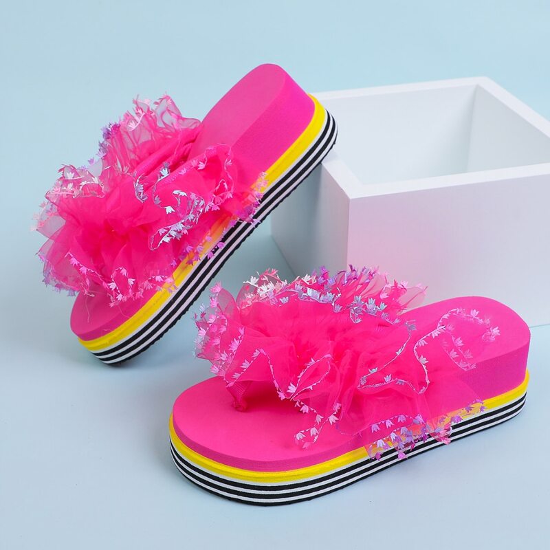 

Ruffle Flatform Thong Sandals, Hot pink