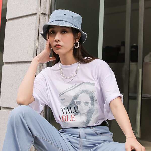 

Figure & Slogan Graphic Tee, Beige