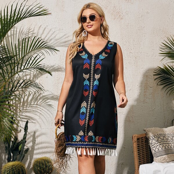 

Plus Chevron Print V-neck Fringe Hem Tunic Dress, Black