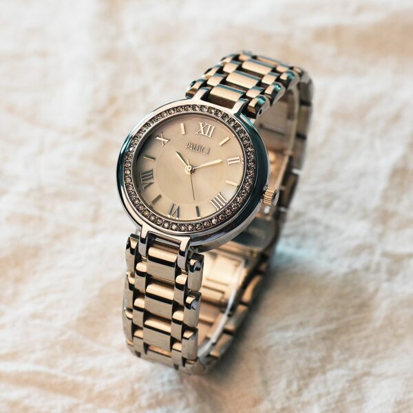 

Rhinestone Decor Round Pointer Quartz Watch