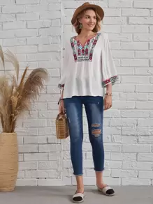EMERY ROSE Graphic Embroidery Top - White - View 4