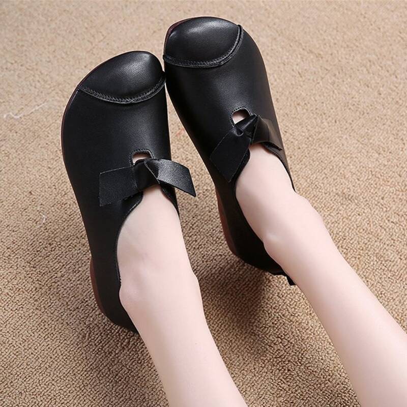

Round Toe Slip On Loafers, Black