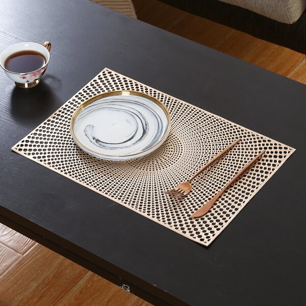 

Hollow Rectangle Placemat, Gold