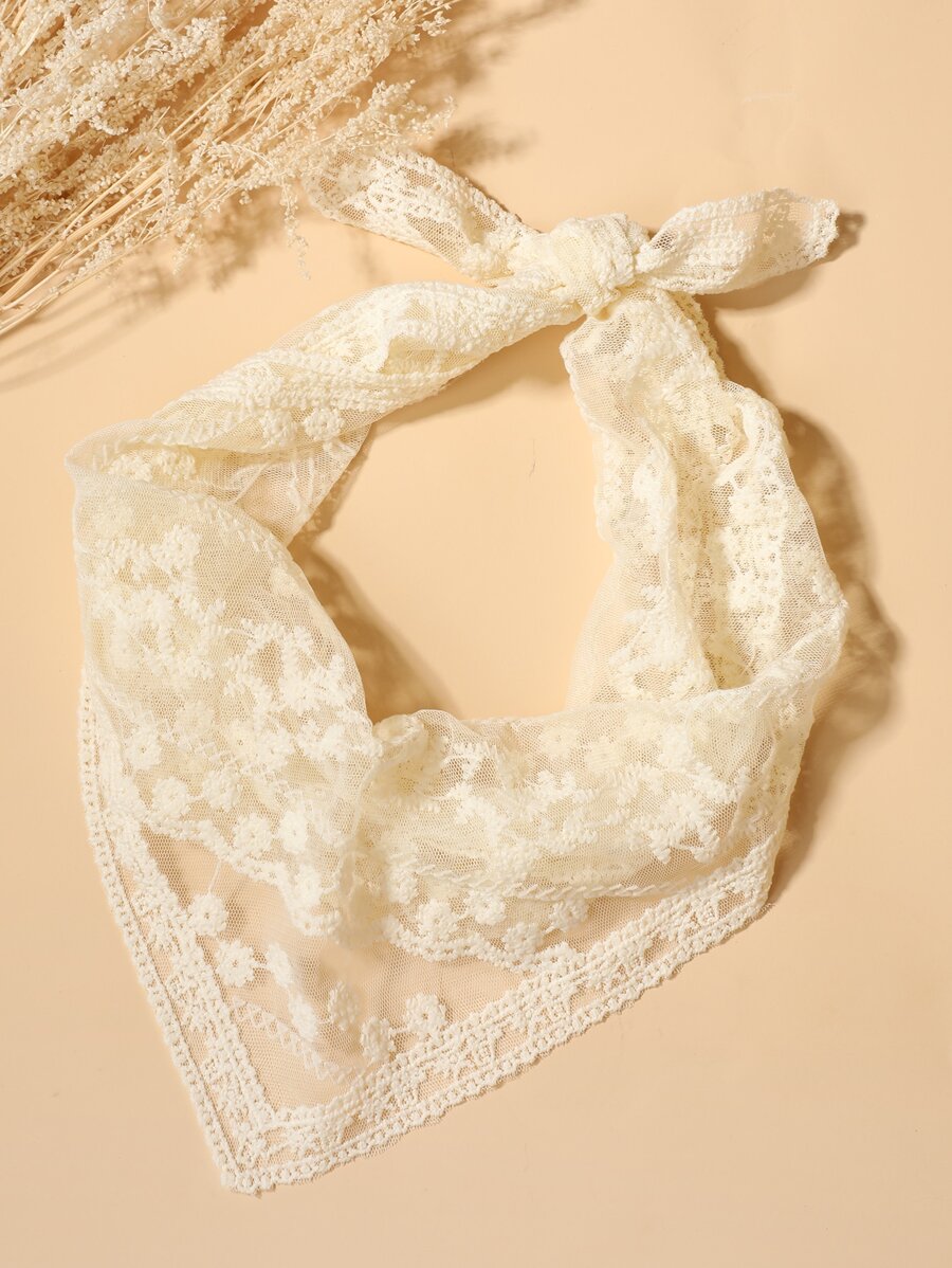 1 chiếc khăn quàng cổ