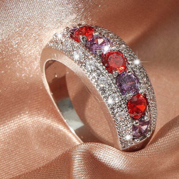 

Zircon Design Ring, Silver