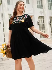 SHEIN Plus Floral Embroidery Dress - Black - View 1