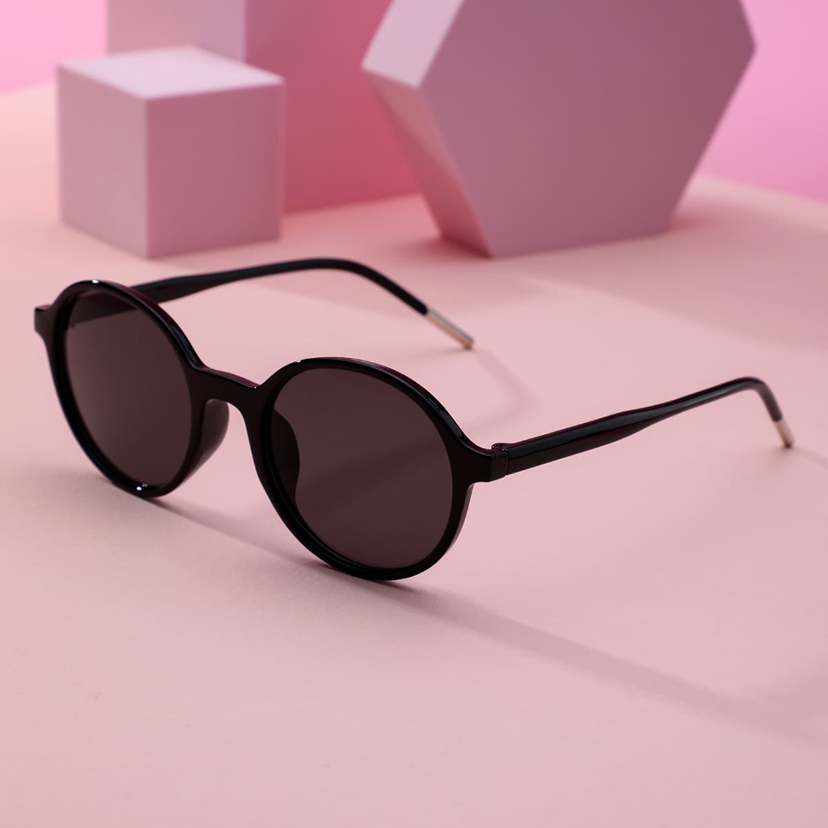 

Round Frame Sunglasses