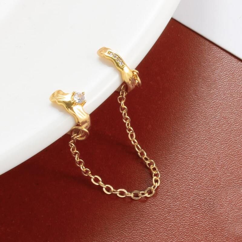 

1pc Rhinestone & Chain Ear Cuff, Gold