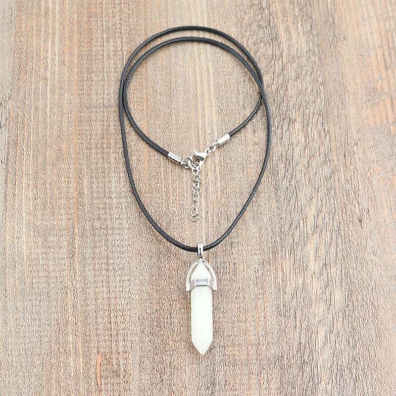 

1pc Random Luminous Stone Pendant Necklace, Silver