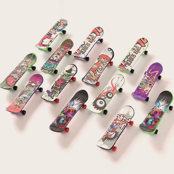

1pc Random Pattern Finger Skateboard, Multicolor