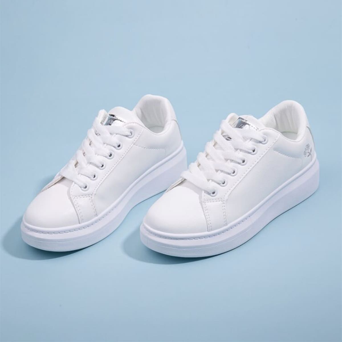 

Floral Lace-up Skate Shoes, White