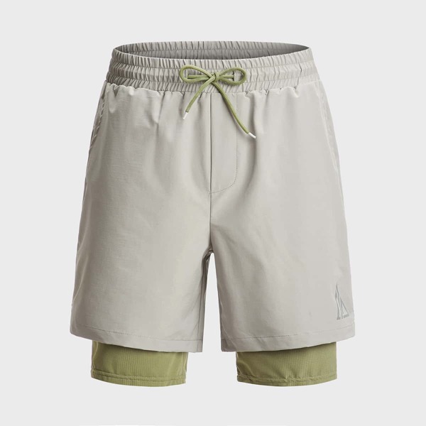 

Men Reflective Graphic Print Shorts, Beige