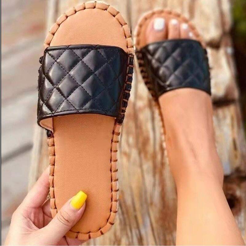 

Quilted Wide Band Slide Sandals, Black