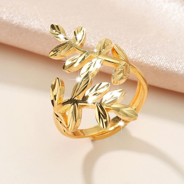 

Leaf Decor Cuff Ring, Gold
