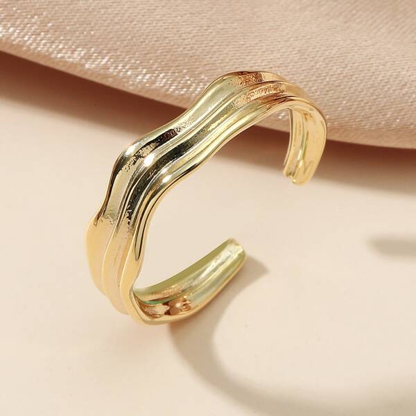 

Metallic Cuff Ring, Gold