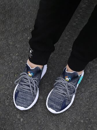 حذاء رياضي للأولاد برباط أمامي شبكي