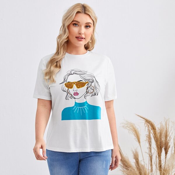 

Plus Figure Graphic Top, White