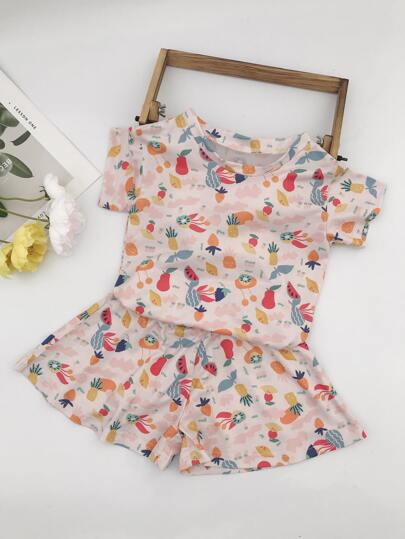 شورت تريك مع تي شيرت بطباعة شامل للبنات الصغار