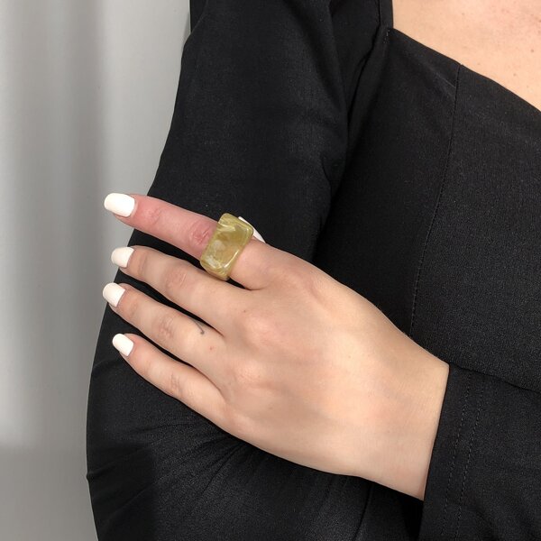 

1pc Resin Ring, Yellow