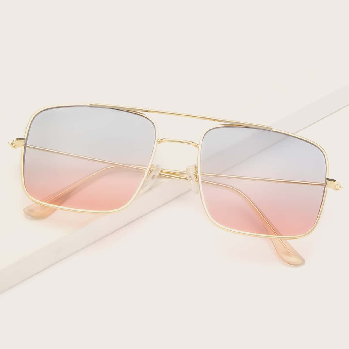 

Metal Frame Sunglasses