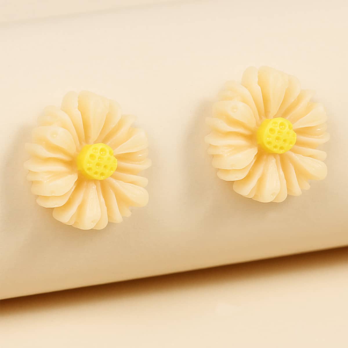 

Daisy Charm Earrings, Orange