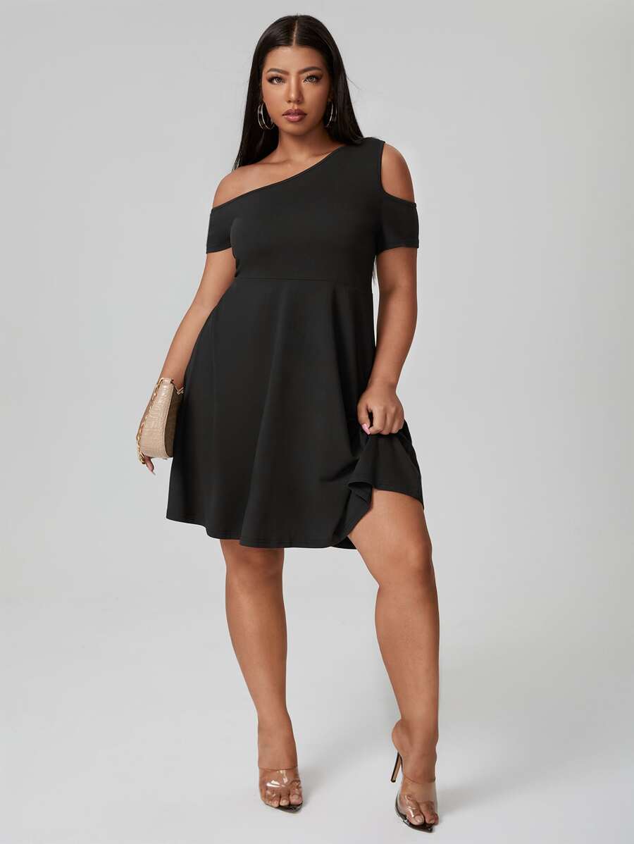 SHEIN Privé Plus Solid Cut Out A-line Dress - Black - View 1