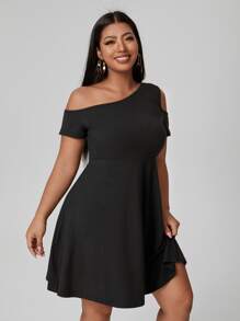 SHEIN Privé Plus Solid Cut Out A-line Dress - Black - View 4
