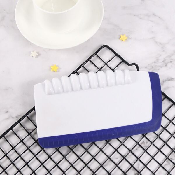 

1pc Dough Cutter With Scale, Multicolor