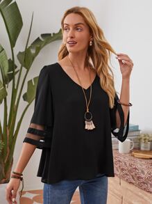 EMERY ROSE Top con inserto in maglia trasparente con scollo a V