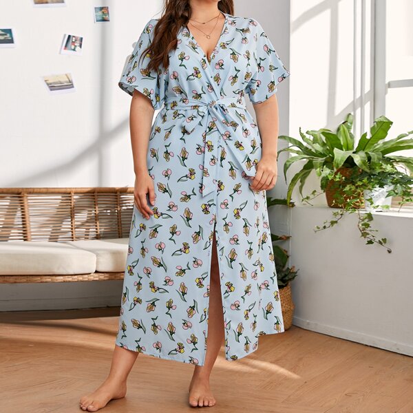 

Plus Allover Floral Self Tie Robe, Baby blue