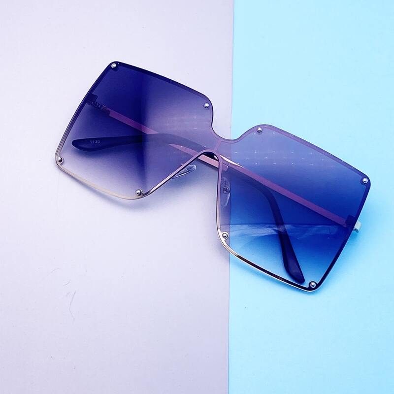 

Square Frame Sunglasses