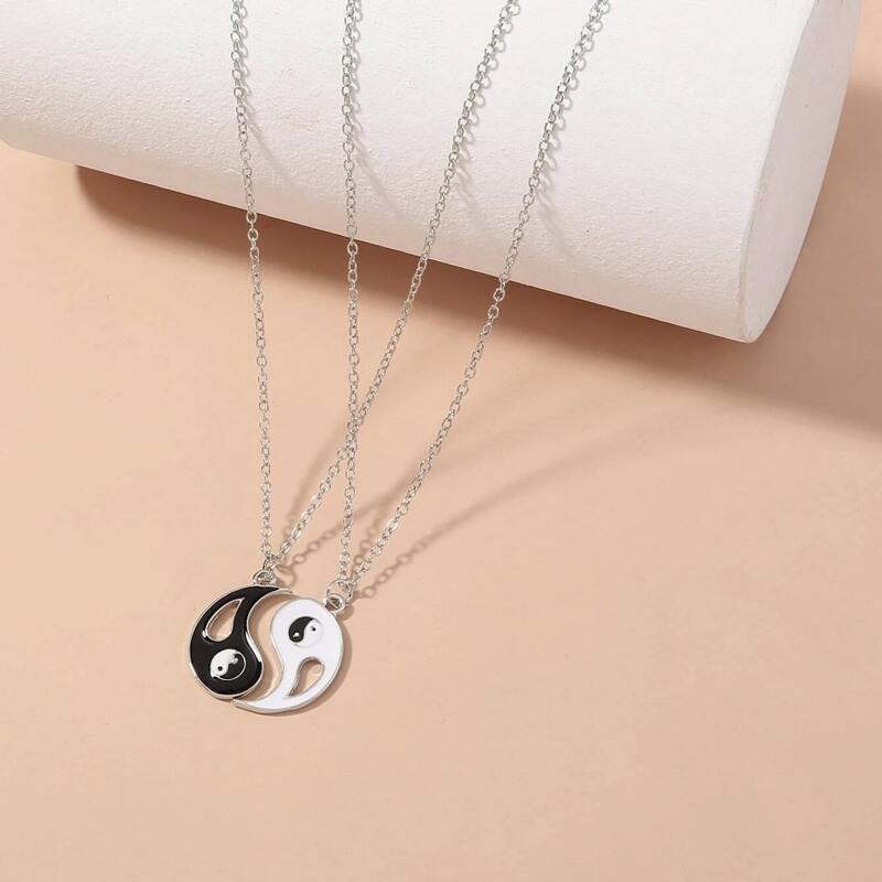 

2pcs Yin & Yang Pendant Necklace, Black and white