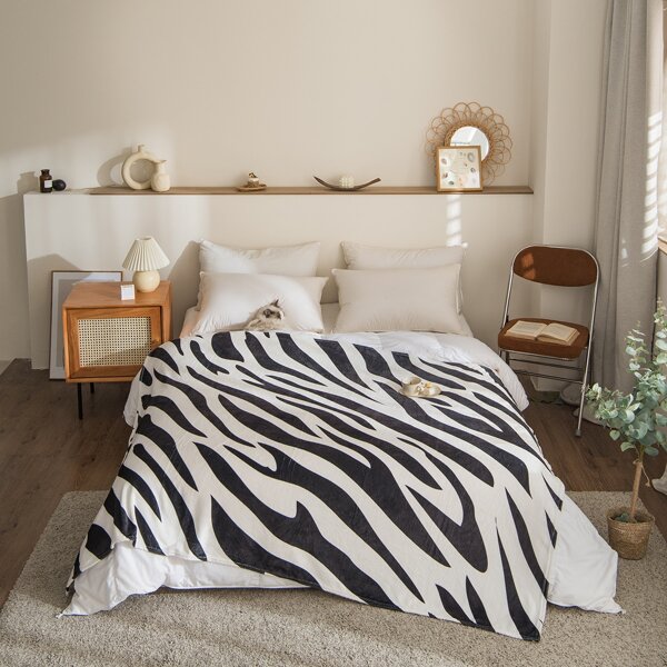 

Zebra Stripe Pattern Throw, Black and white