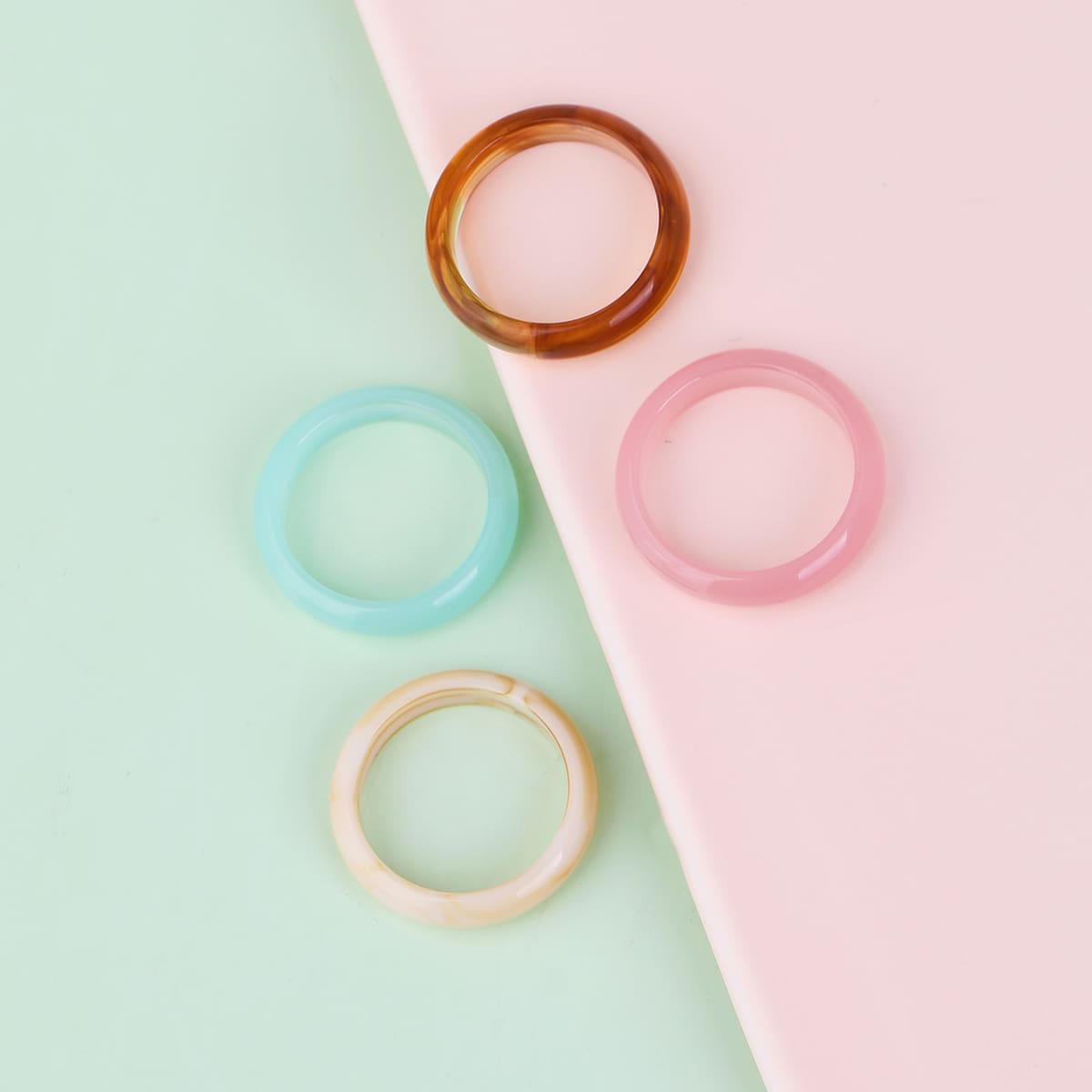 

4pcs Simple Resin Ring, Multicolor