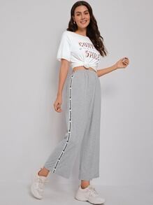 Seusyu Letter & Heart Print Tee and Taped Side Pants Set - Multicolor - View 3