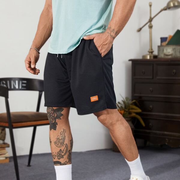 

Men Letter Patched Drawstring Shorts, Black