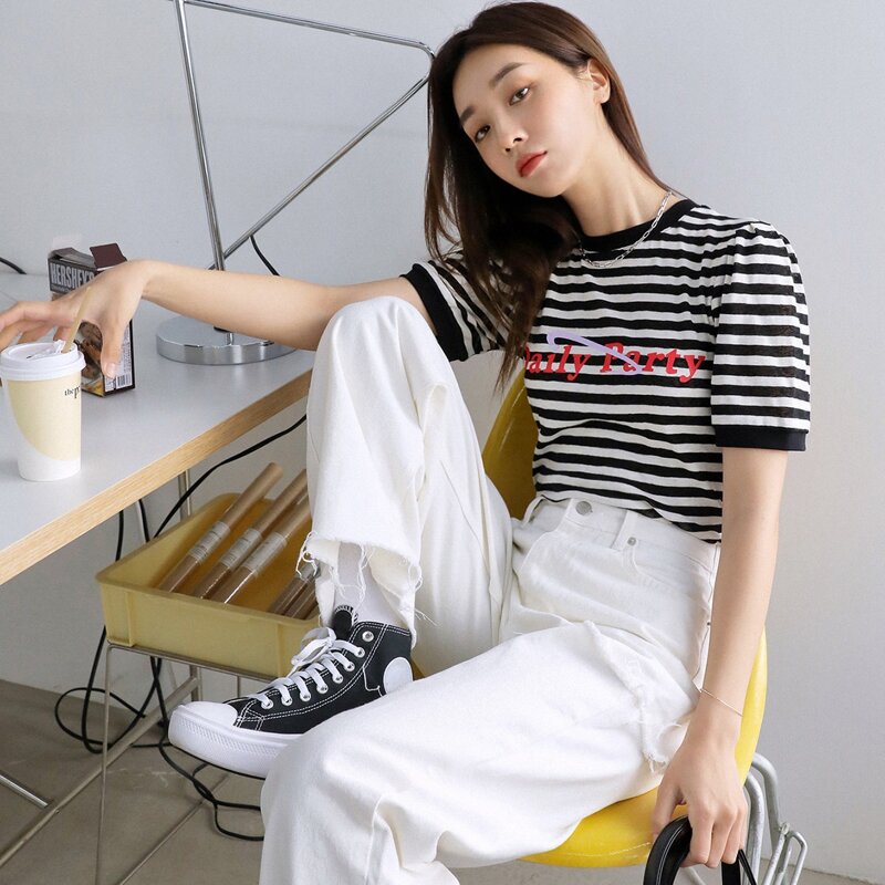 

Letter & Stripe Print Puff Sleeve Tee, Black and white