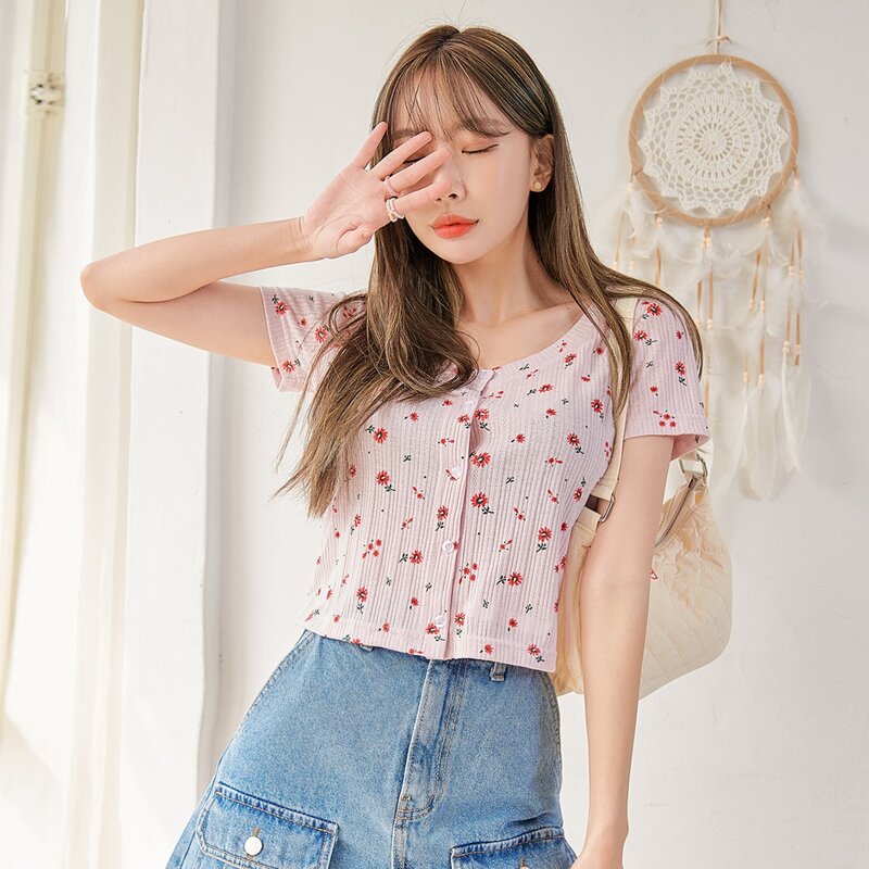 

Floral Print Button Front Tee, Baby pink
