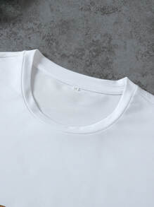 Manfinity EMRG Men Cartoon Graphic Tee With Athletic Shorts - White - View 4