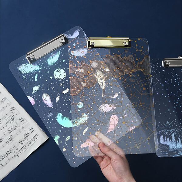 

1pc Hot Stamping Random Clipboard, Multicolor