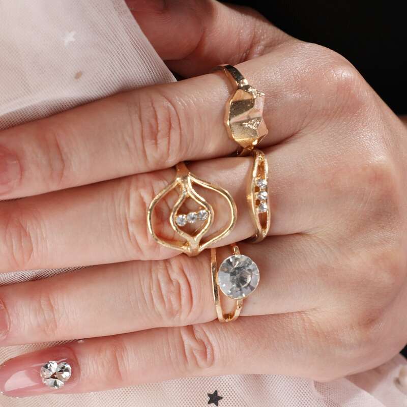 

4pcs Rhinestone Heart Ring, Gold